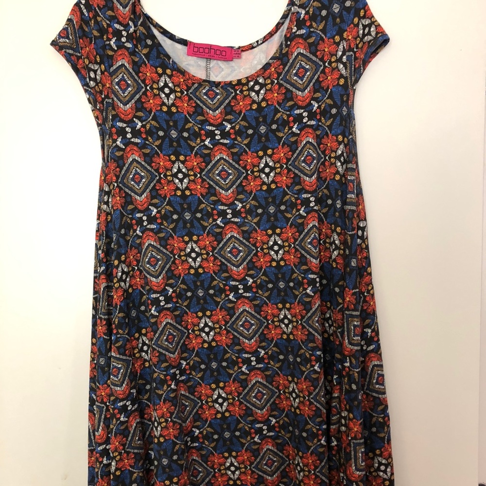 Floral scoop-neck sleeveless dress